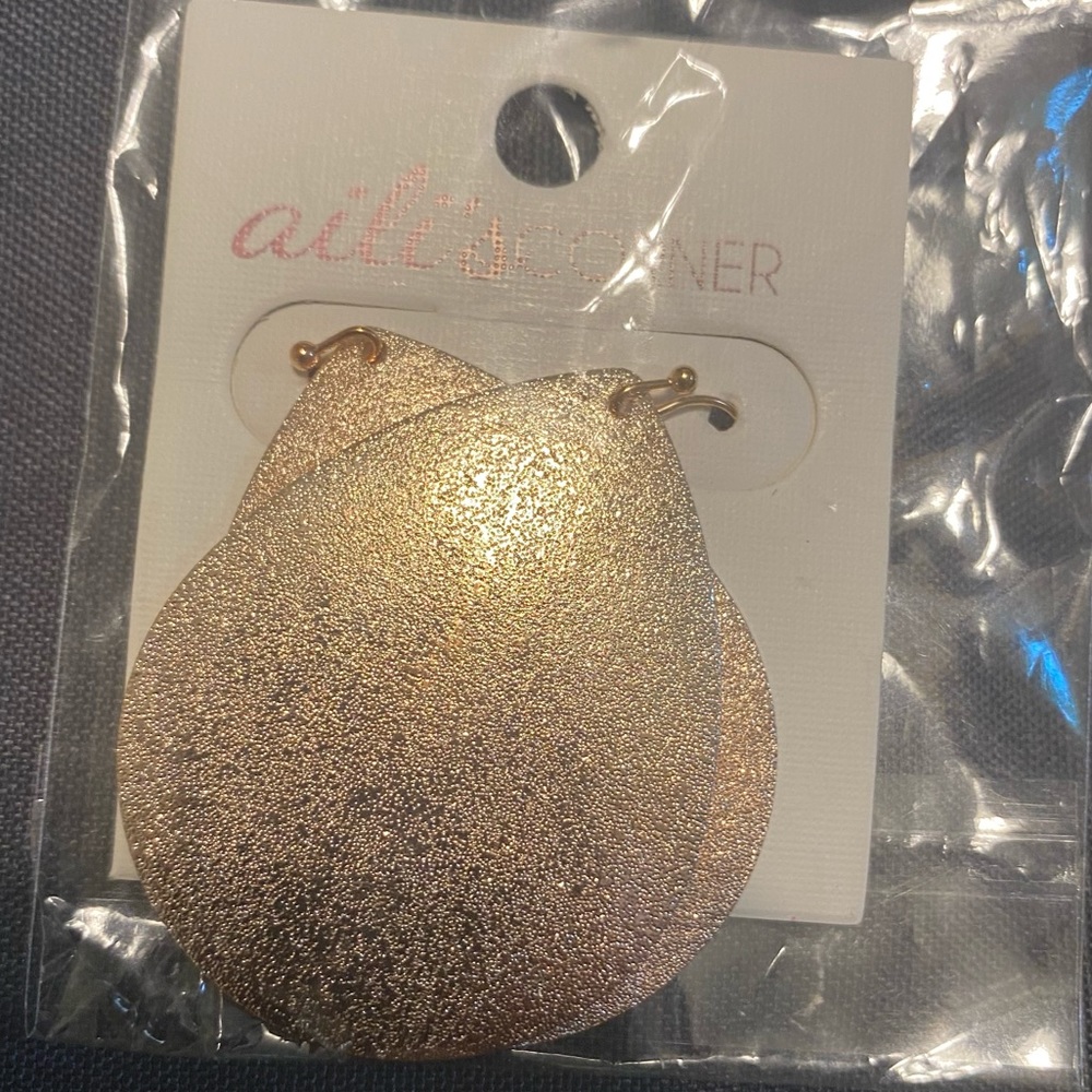 AIli’s Corner Gold Teardrop Earrings Fashion Jewelry NWT